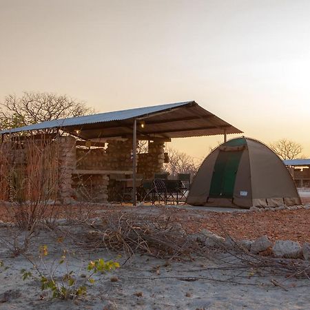 Etosha Trading Post Campsite Okaukuejo Εξωτερικό φωτογραφία