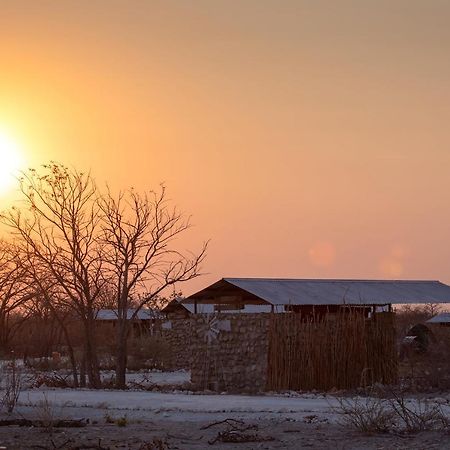 Etosha Trading Post Campsite Okaukuejo Εξωτερικό φωτογραφία